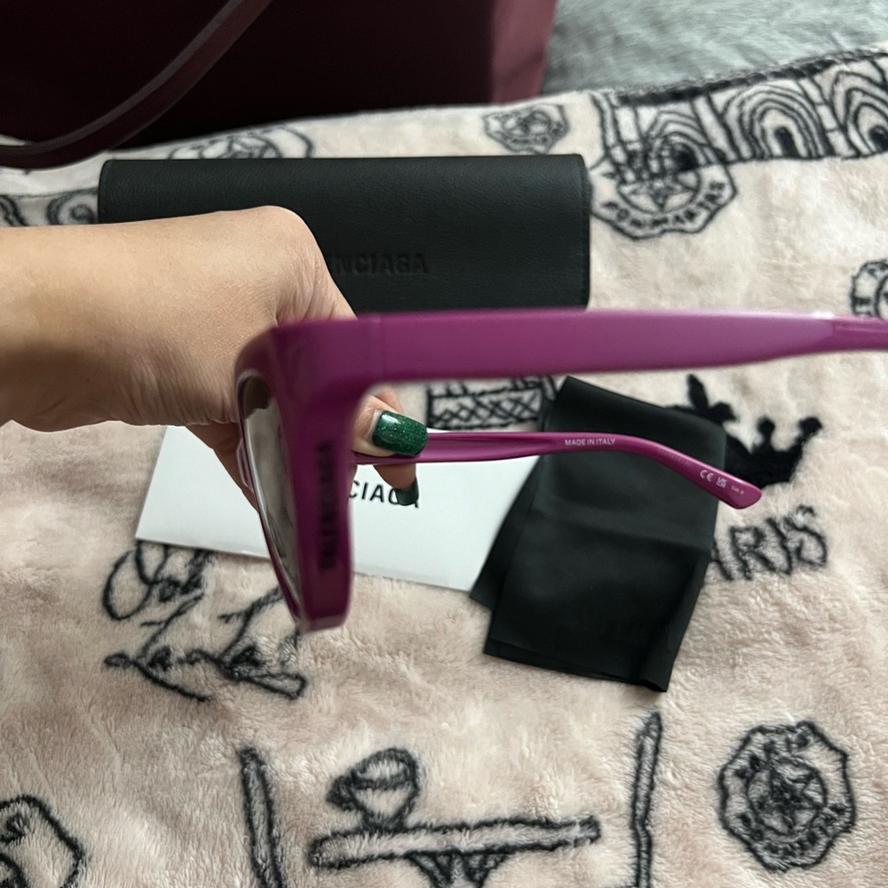 New BALENCIAGA Sunglasses - Picture 3 of 7